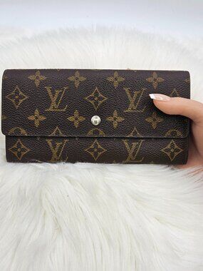 Louis Vuitton  Monogram Sarah Wallet